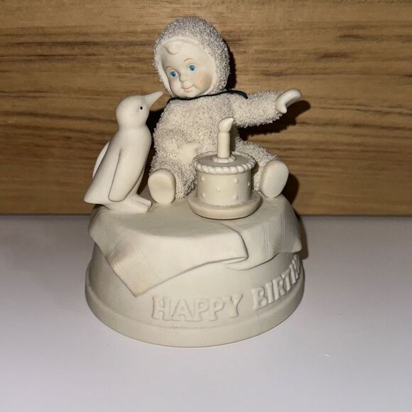 Department 56 Snowbabies Happy Birthday ‘Its My Party’ Music Box - Picture 7 of 8